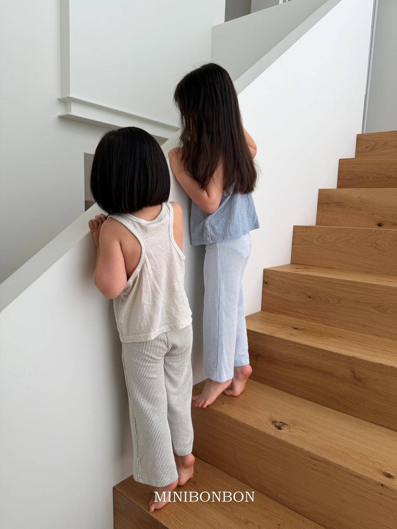 A5D675DC-D4E5-4ACF-8CAE-BF48075F7501