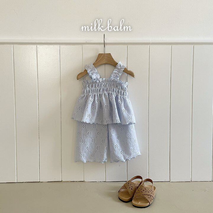 8225DA2F-44E7-4943-ABEB-D30539743A2C