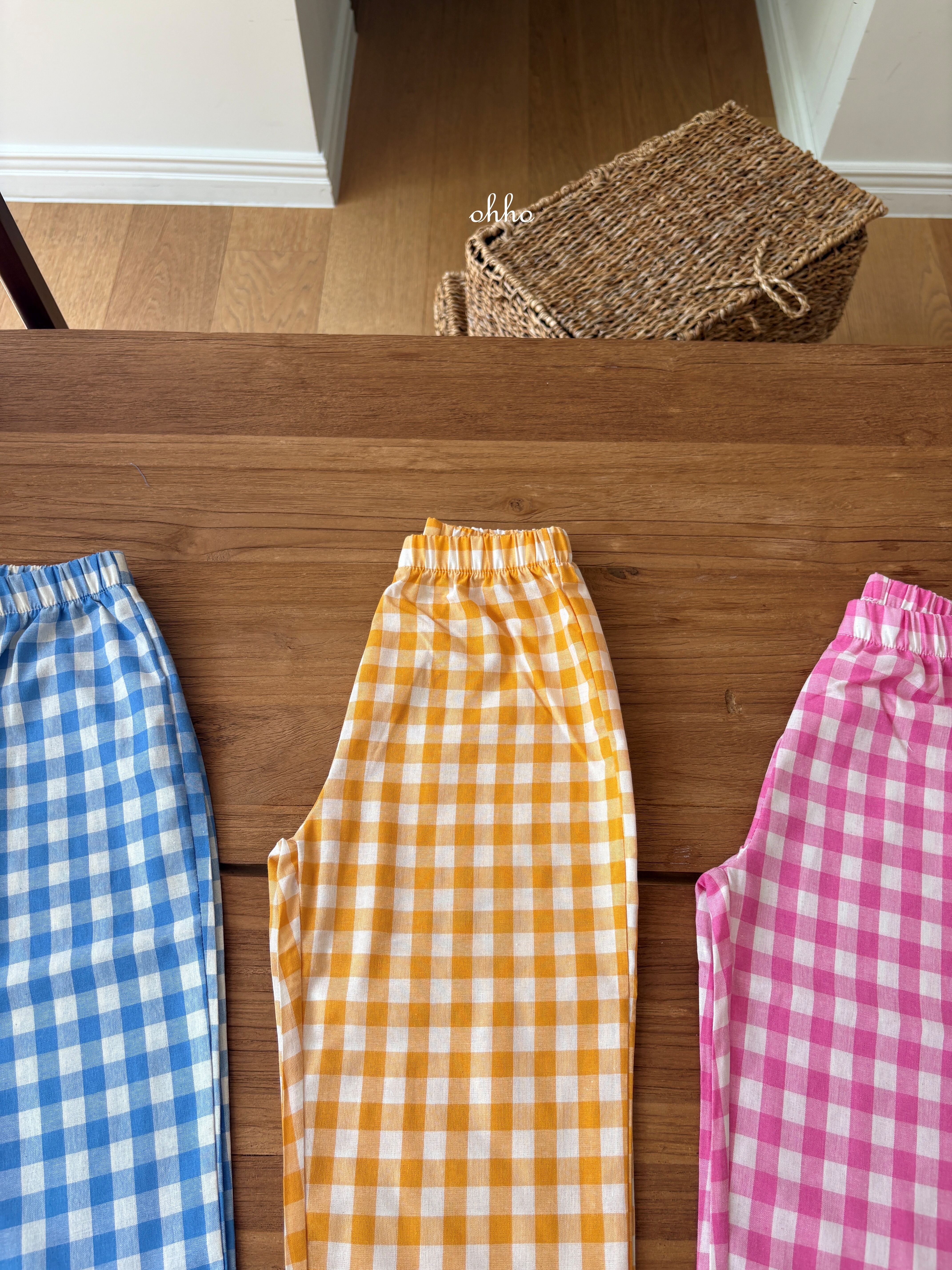 0F7292C2-B965-4081-BBFC-A60621B1C9C4