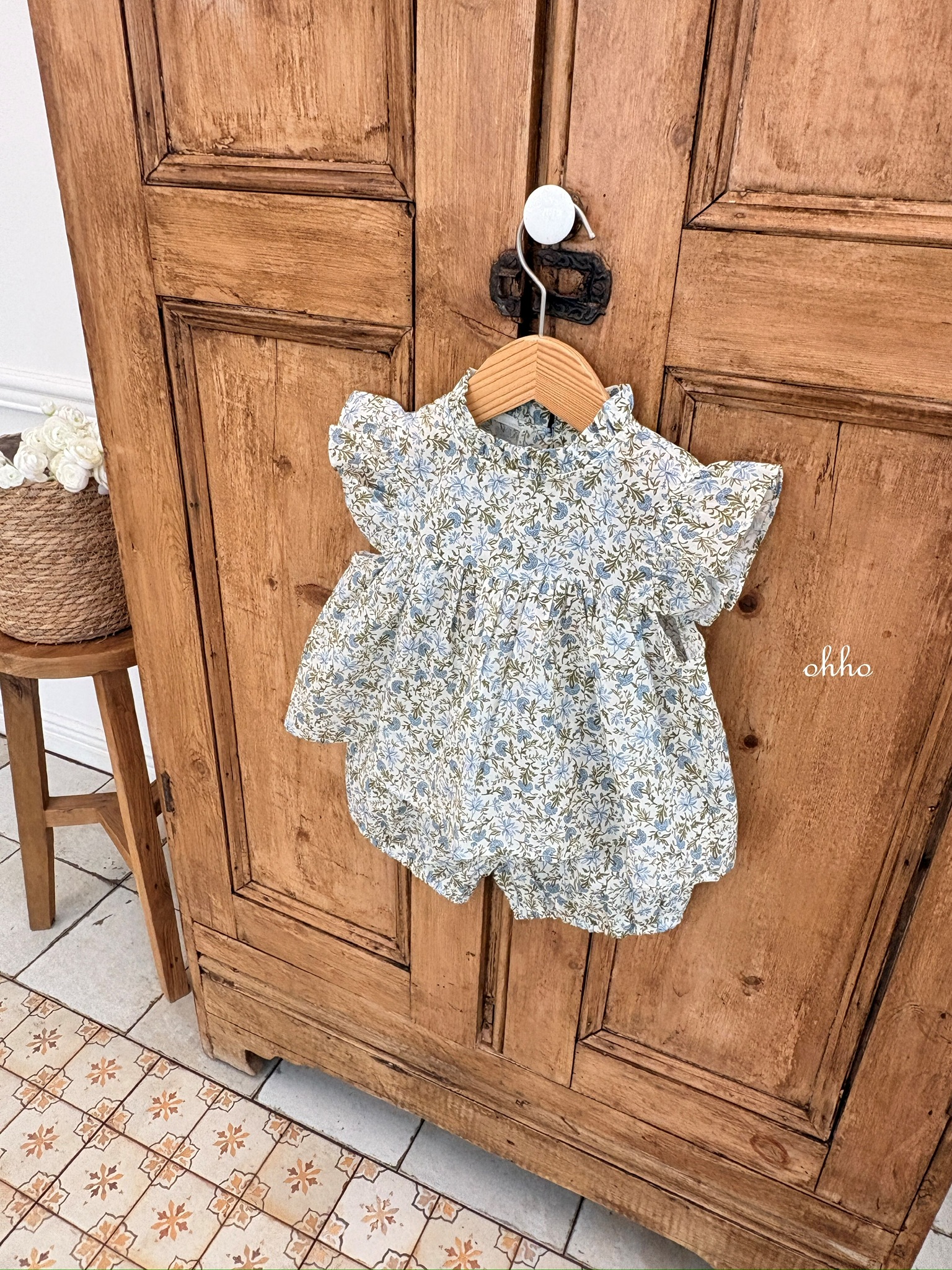 CFAB229E-3899-434C-8B7C-16AE88E4AC20_1_102_o