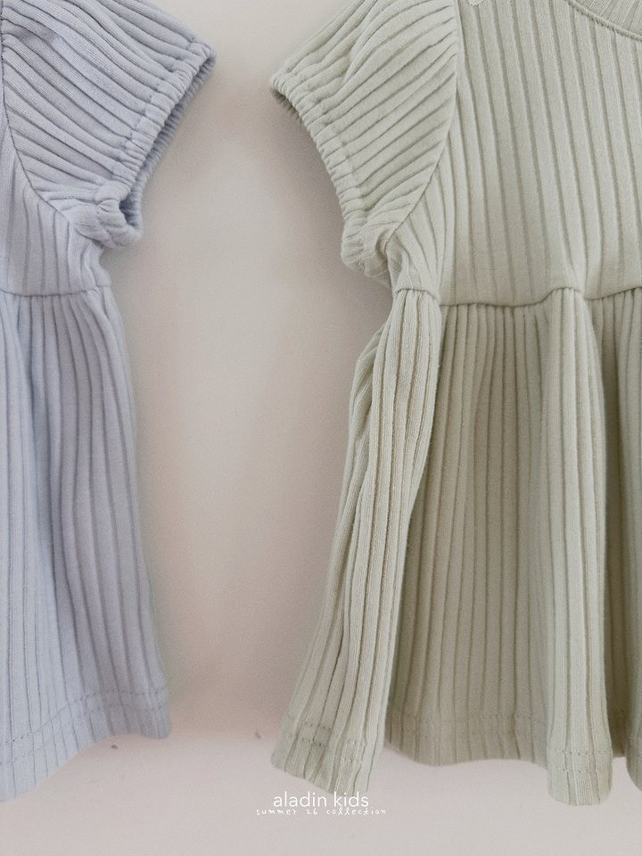 E2678661-101D-474E-AA6A-267B47E9F9E9