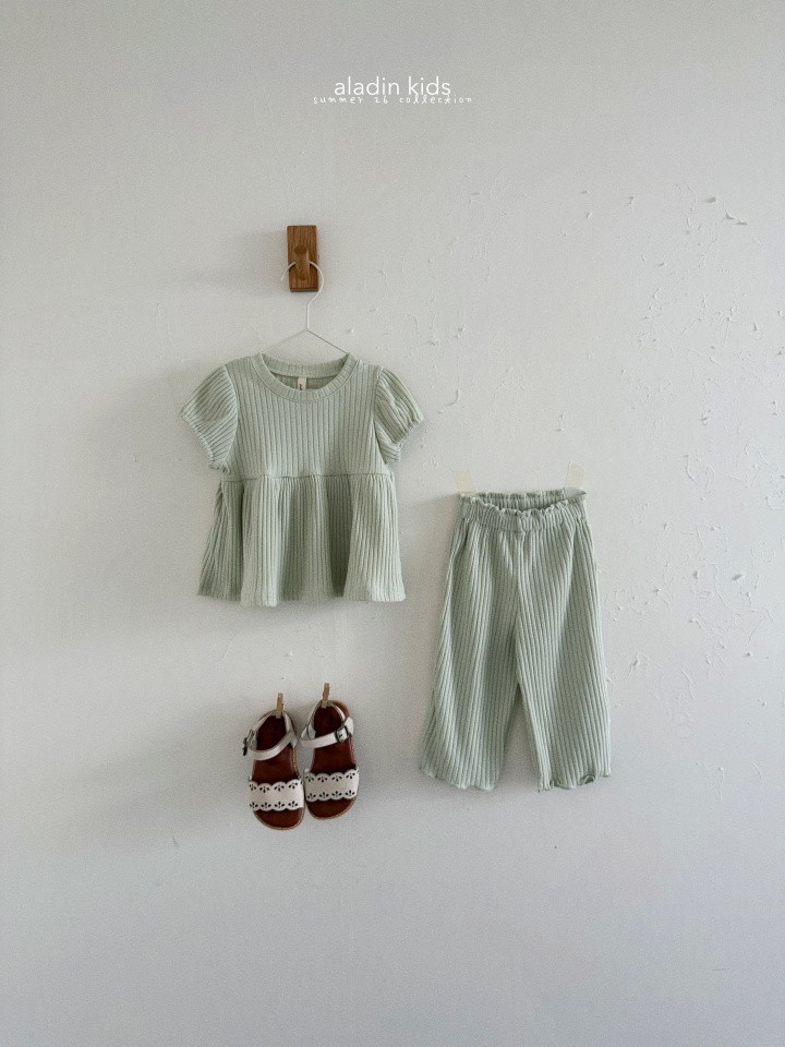 FA9647FC-4CD2-4BC8-B17C-3265C900CA26