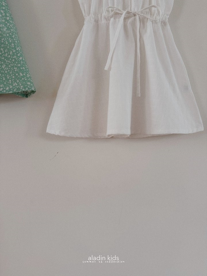 C0BEC954-6C6A-4CC9-BA98-1DC914C4CEC0