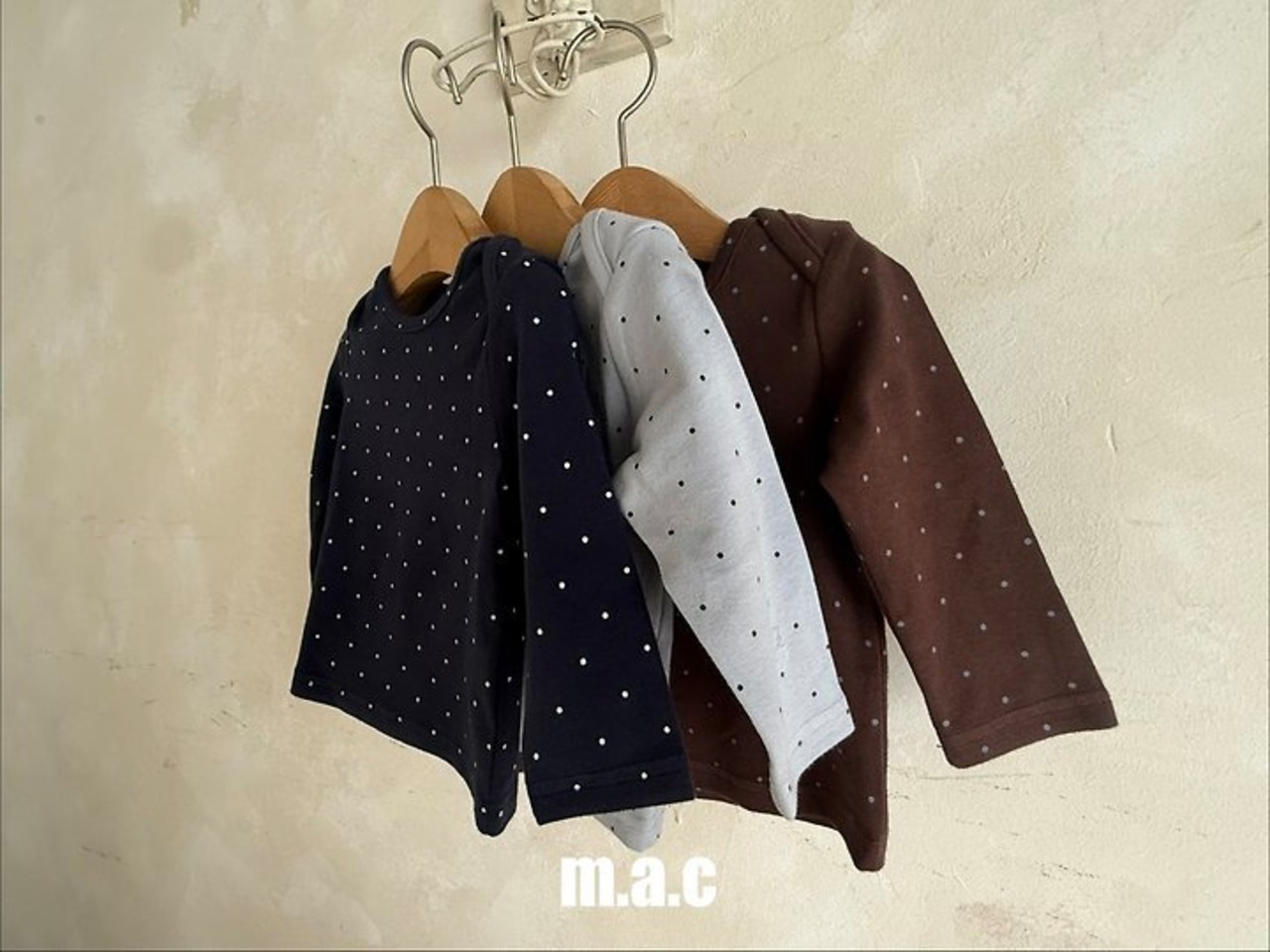 75DCB69A-3F21-40F5-A3F6-F5B83E41A664