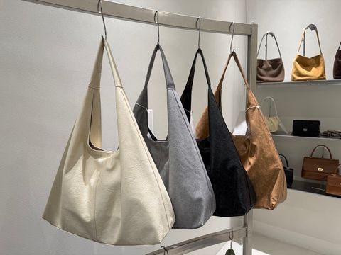 6B00D509-A903-47CE-929B-7D0A34B9C0EA_1_105_c