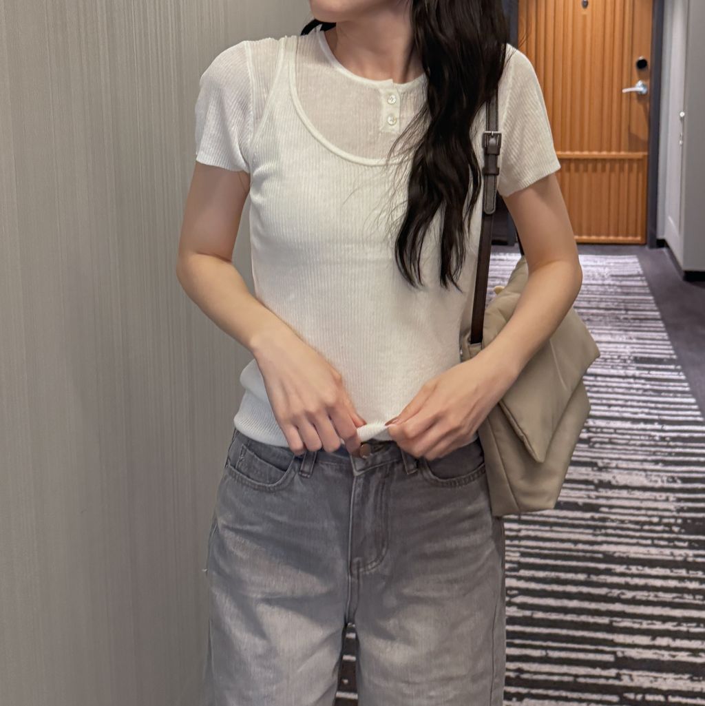 C33F19BC-8EF7-45F3-9270-F807BFA25A6A_1_201_a