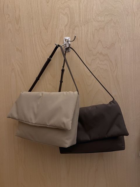 F3B14B2B-53A4-46A4-BCF1-D7AB8678BF5D_1_105_c