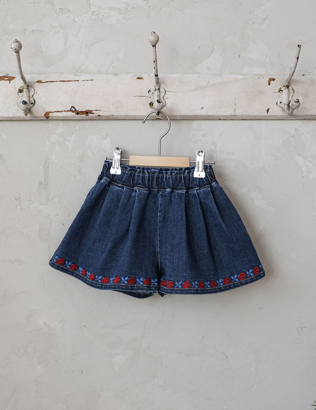 CAF81CBA-92AA-40EC-A7BA-8C1FED272FF6_1_105_c