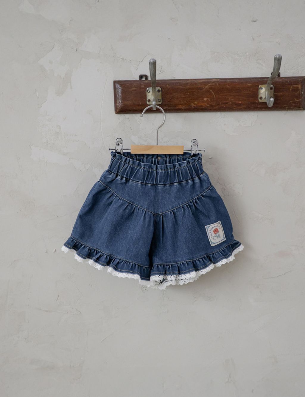 98E95642-52AA-4F94-906B-899326E6DC8E_1_105_c