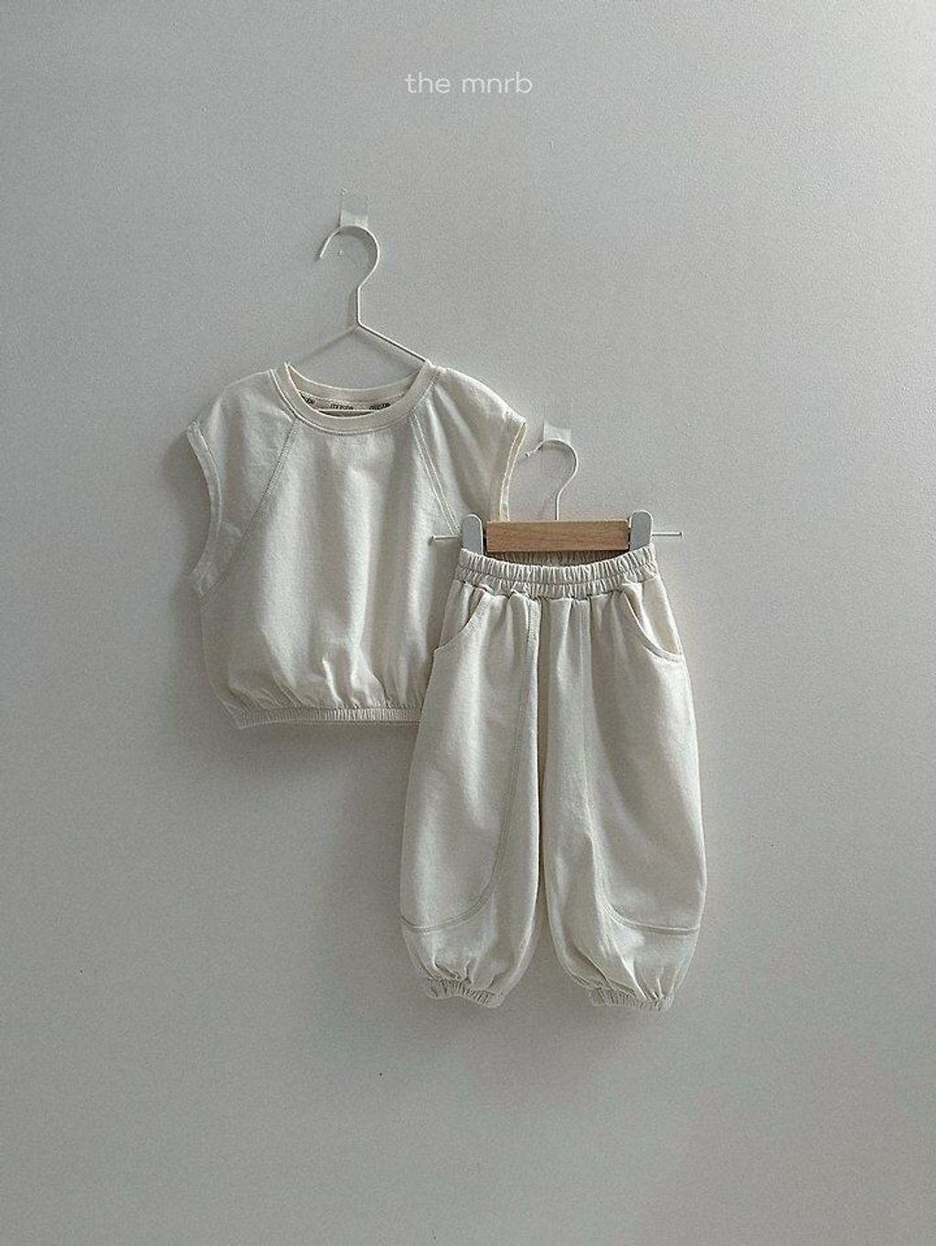 7B63824E-5DAE-4292-BBC2-F784A6E64FB0