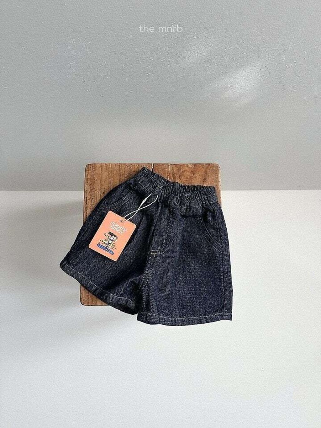 756C0939-EAA6-4B06-9CDA-57315A27AC0D