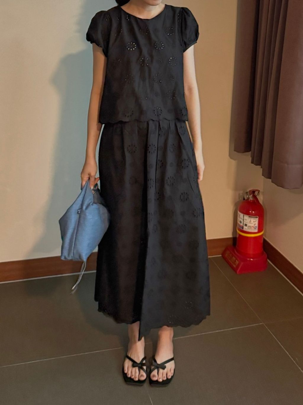 E63B81C2-5092-42BA-9FC1-18481C418464_1_105_c