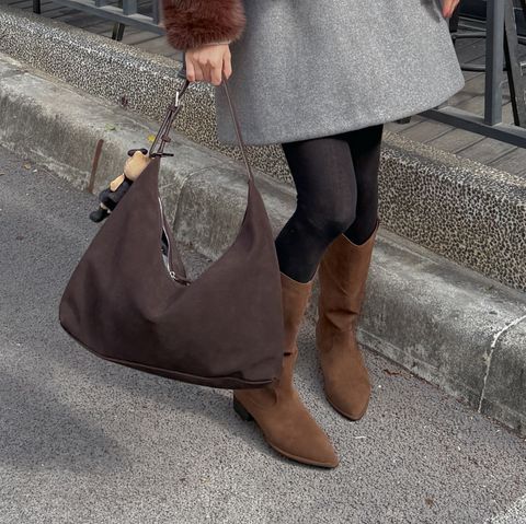 7B0B070D-2622-4E81-B1B8-FB10B323BD46