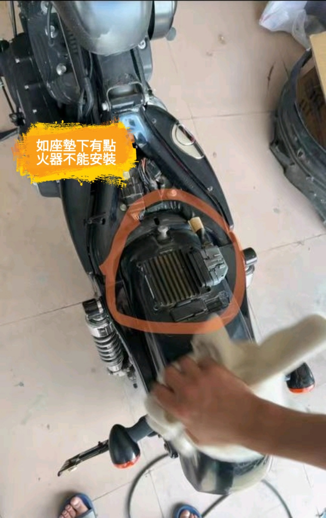 2025-12-05-21-35-48-883