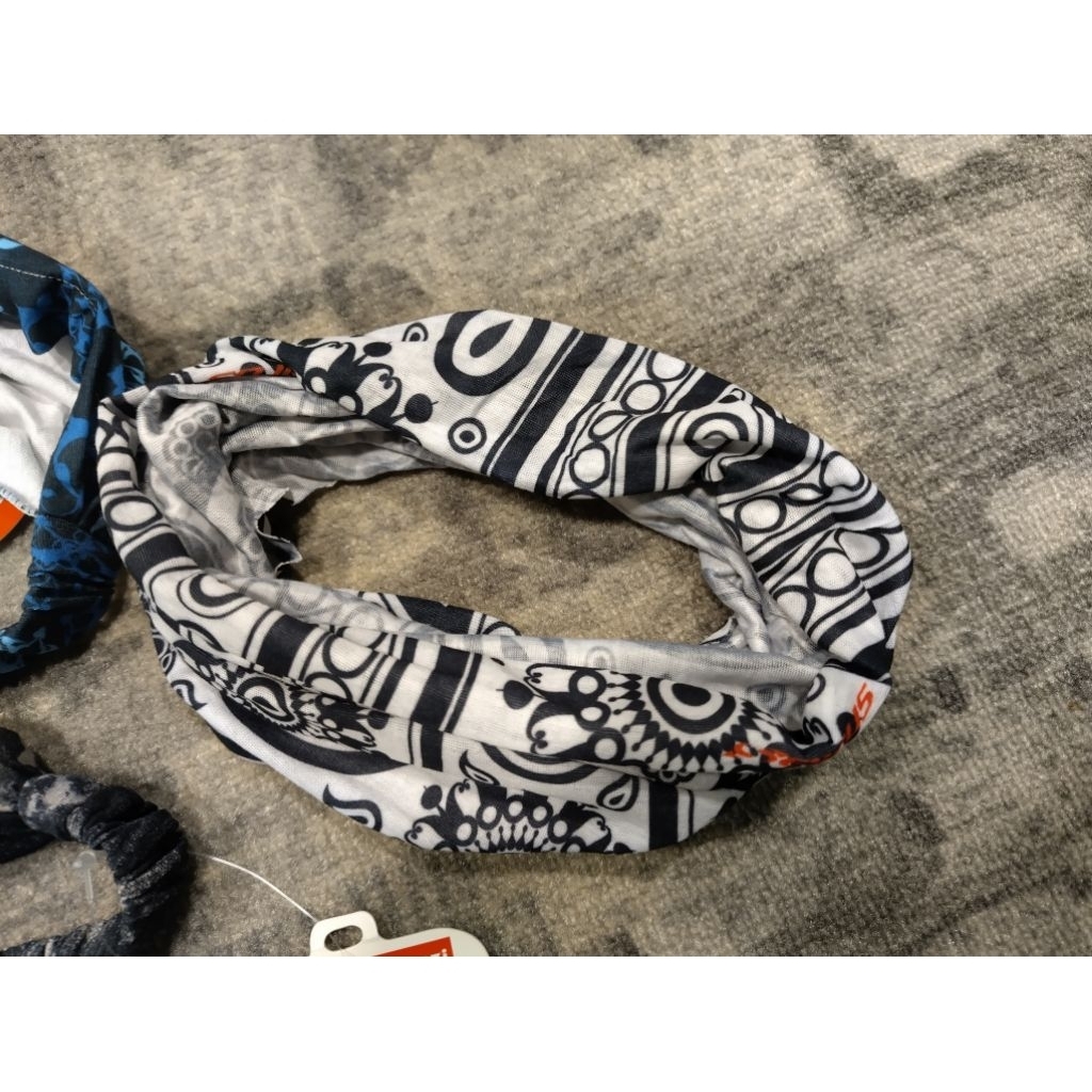 tw-11134207-820lh-mkt66isz7nycf5