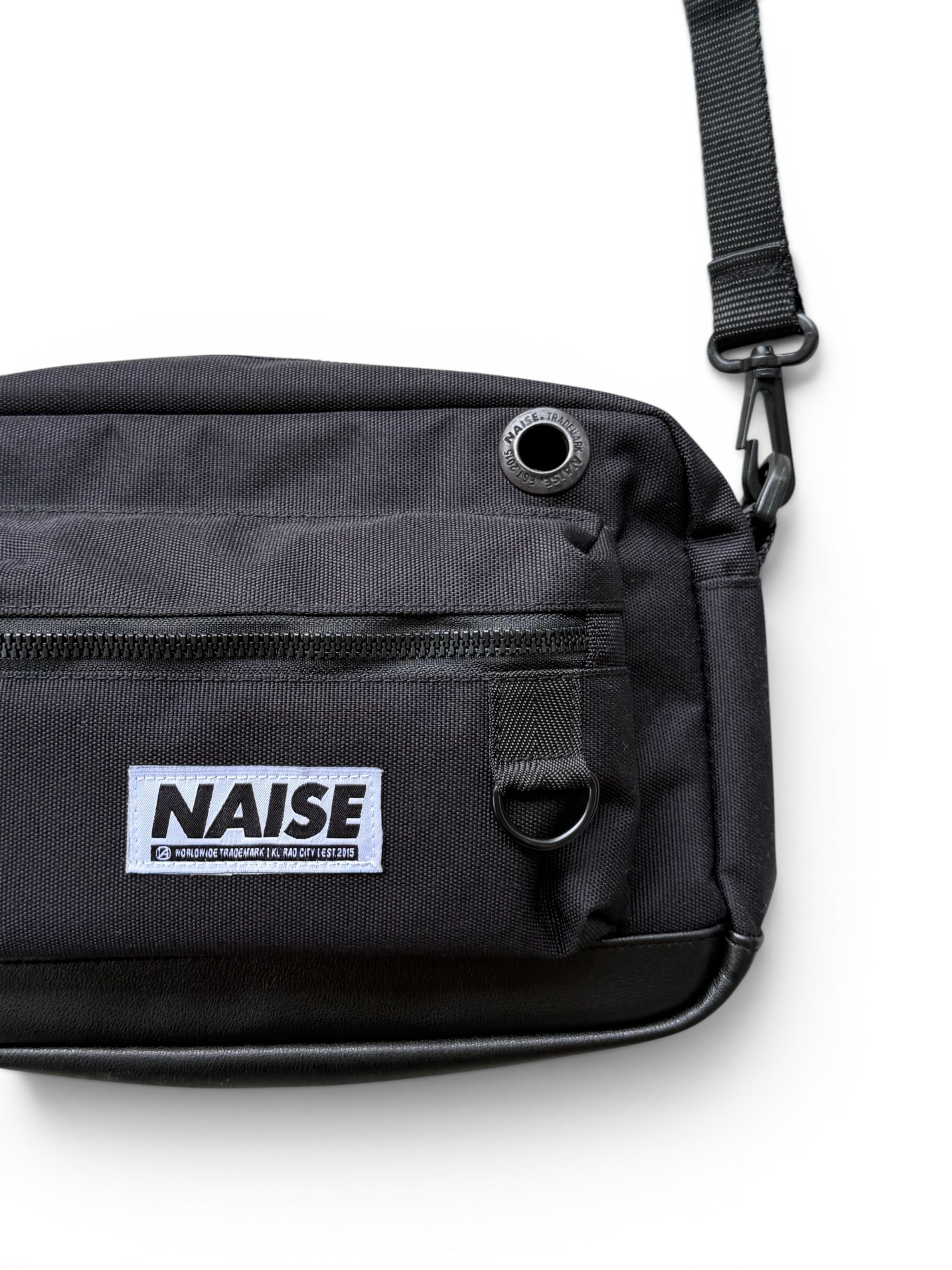 CLIQUE SLING BAG BLACK 2