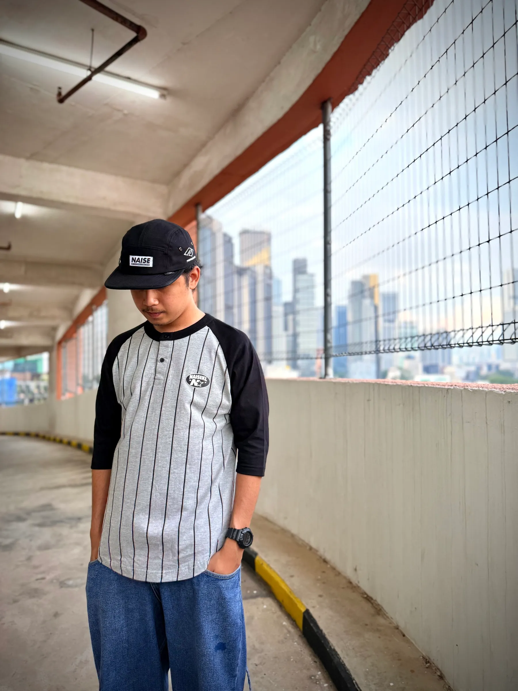 STAR N RAGLAN BLACK GREY 1