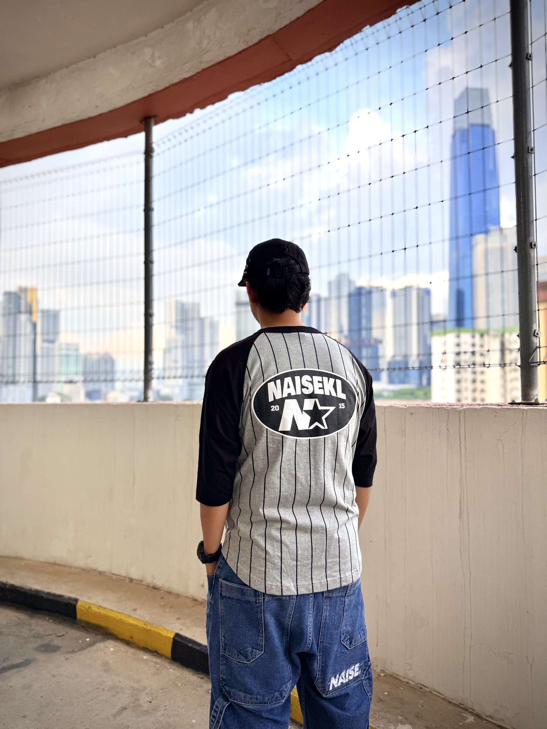 STAR N RAGLAN BLACK GREY 4