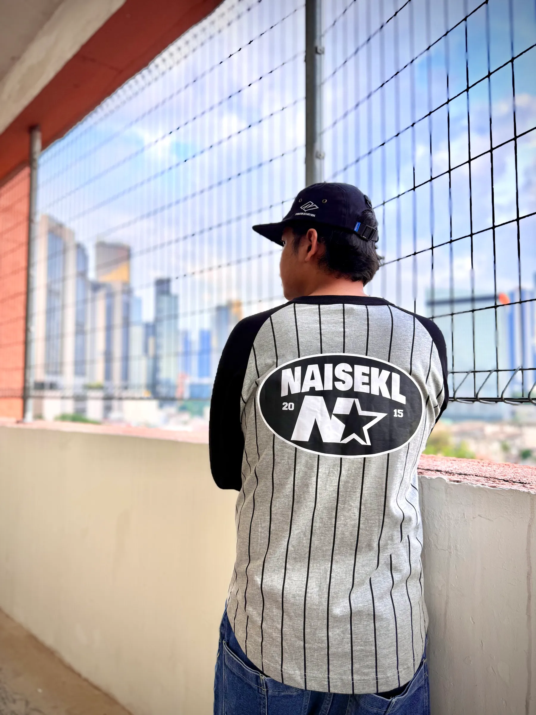 STAR N RAGLAN BLACK GREY 3
