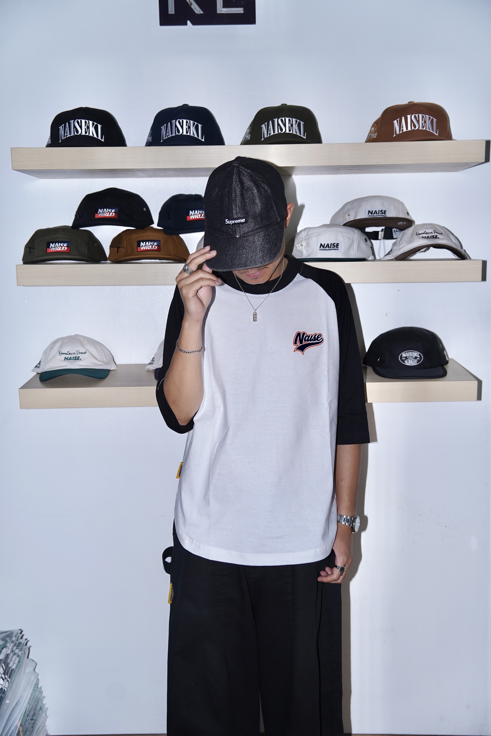 ORION RAGLAN BLACK WHITE 1