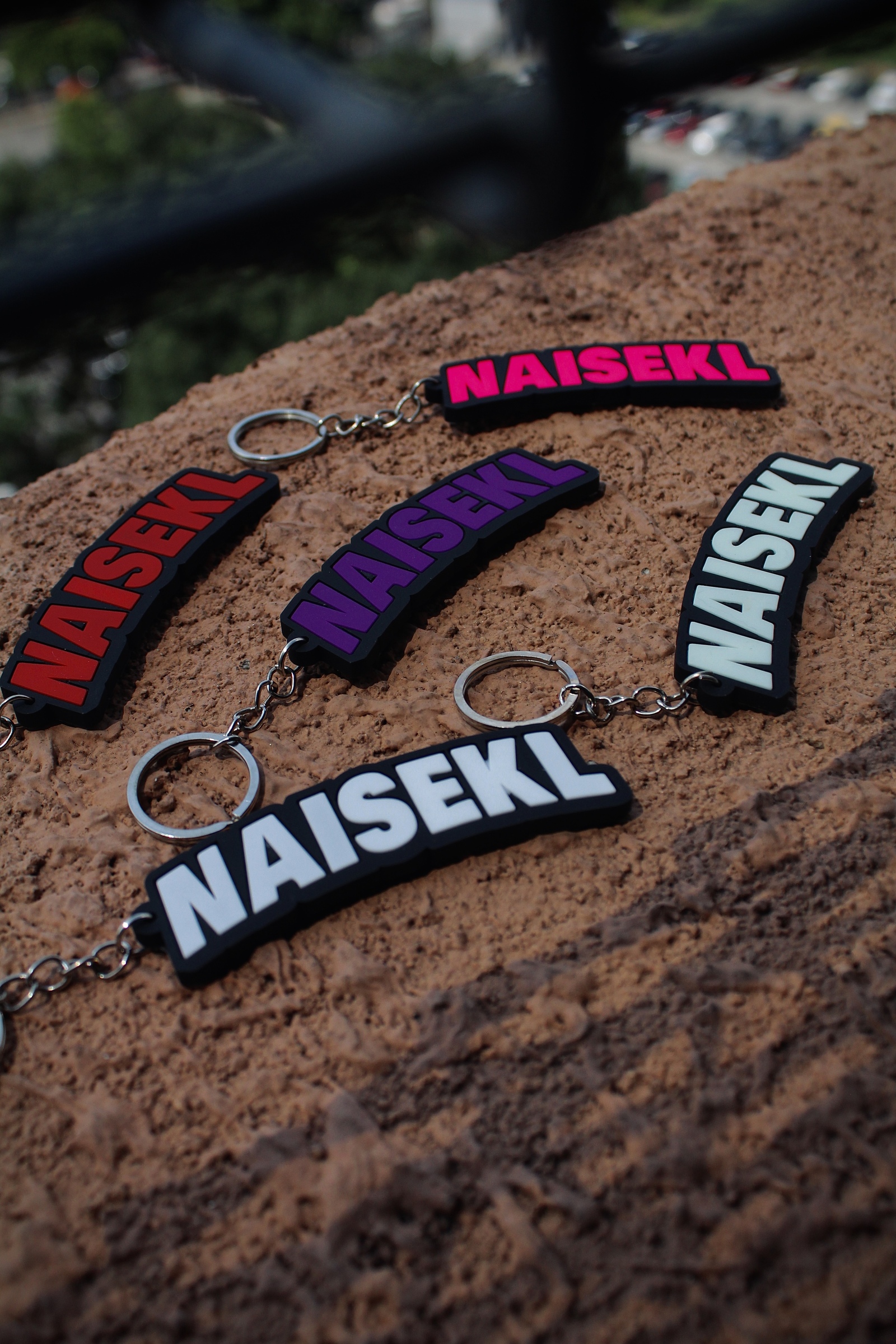 KEYCHAIN CURVE DARK PURPLE 4