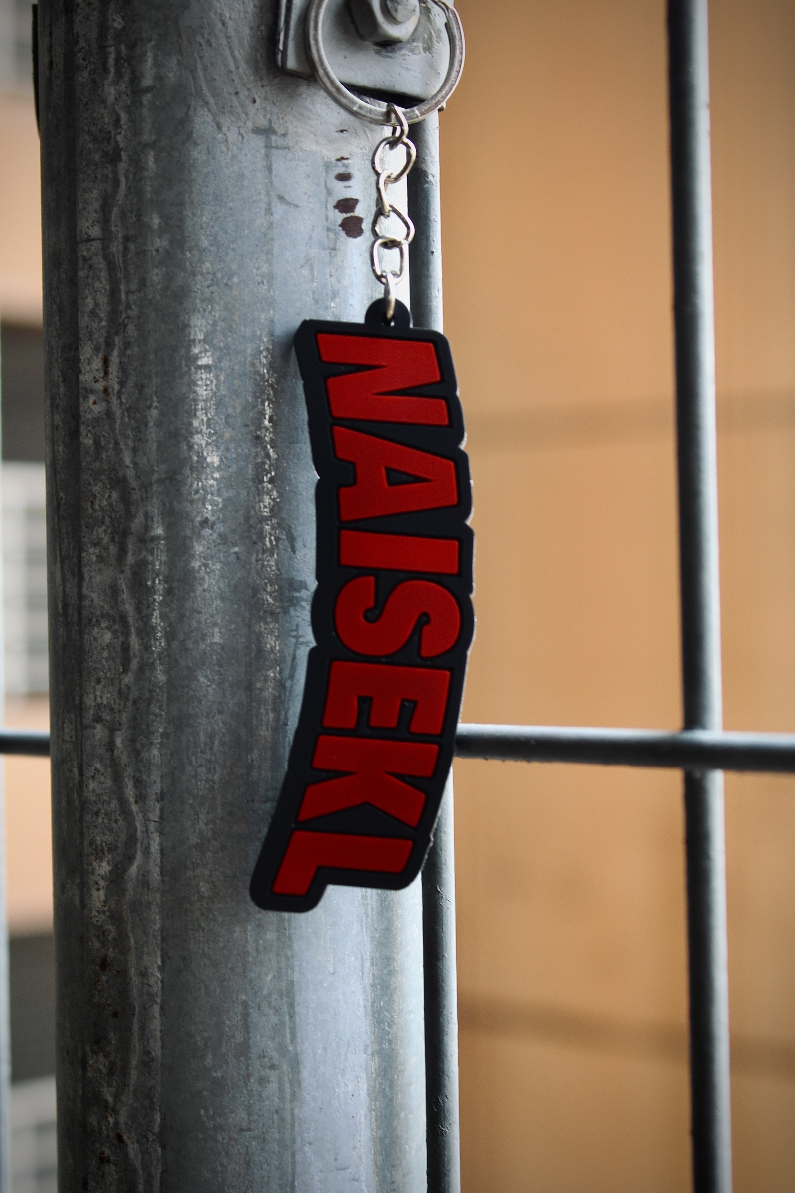 KEYCHAIN CURVE RED BLACK 2