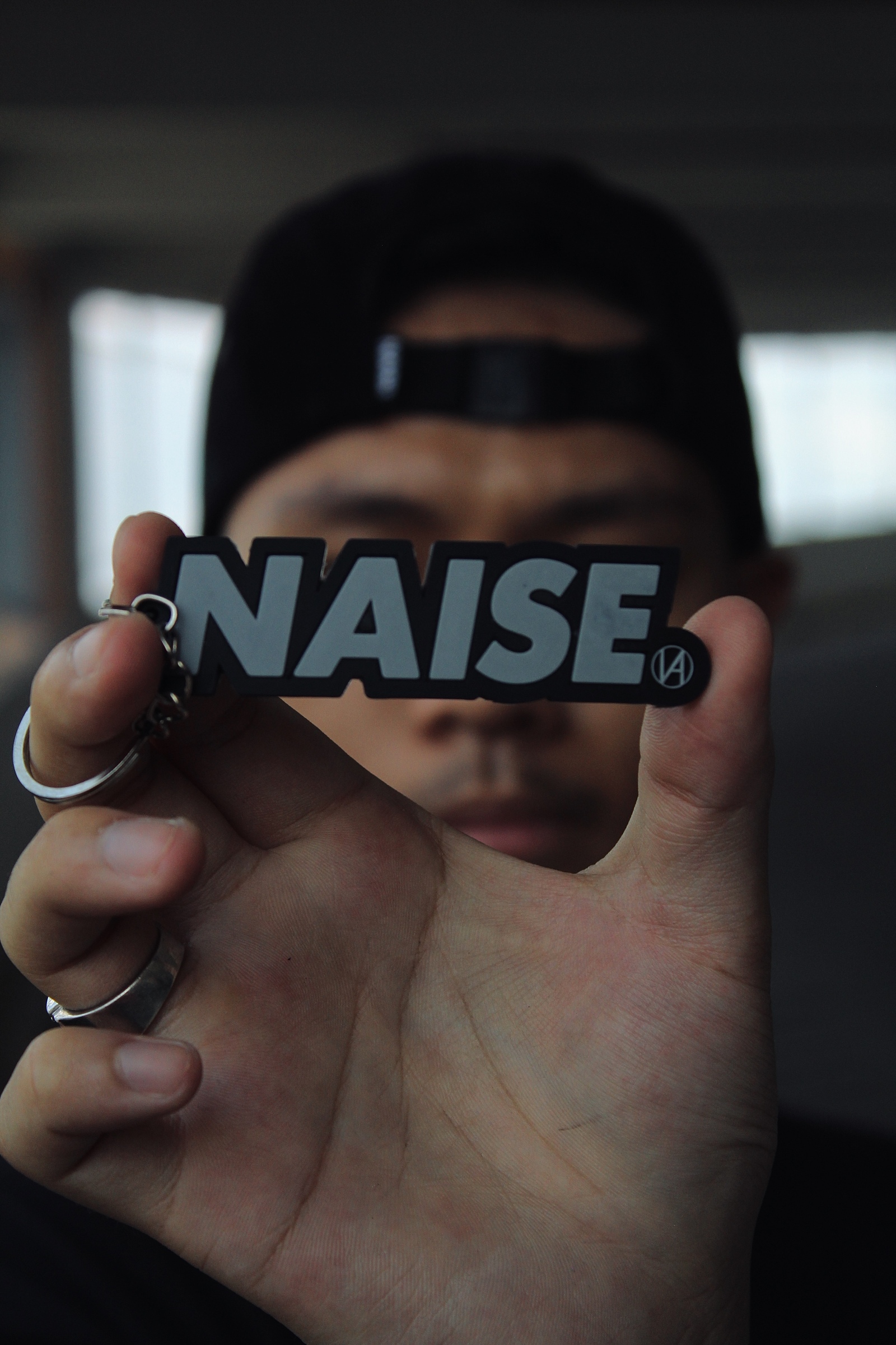 KEYCHAIN OG BOLD GREY 2