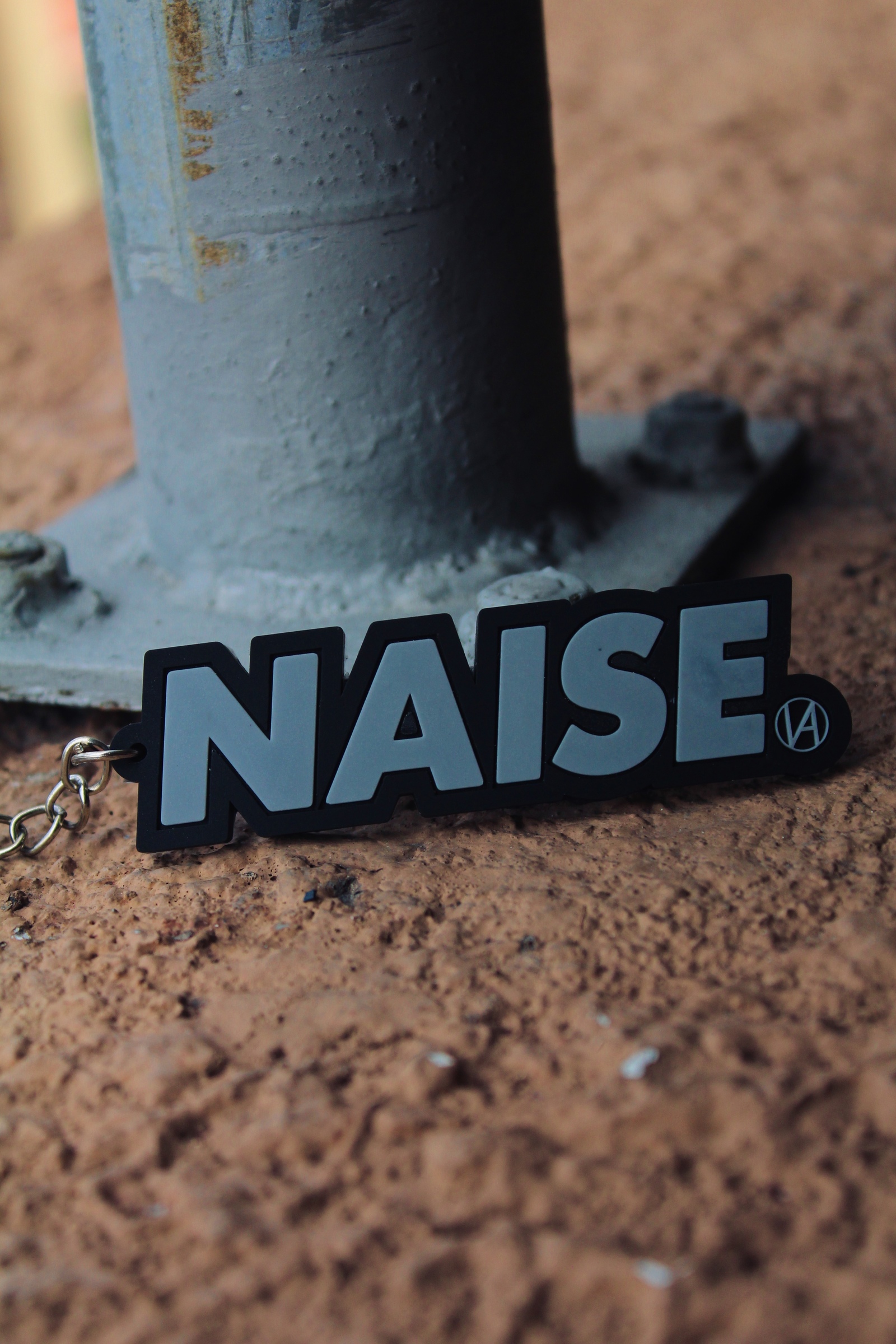KEYCHAIN OG BOLD GREY 3
