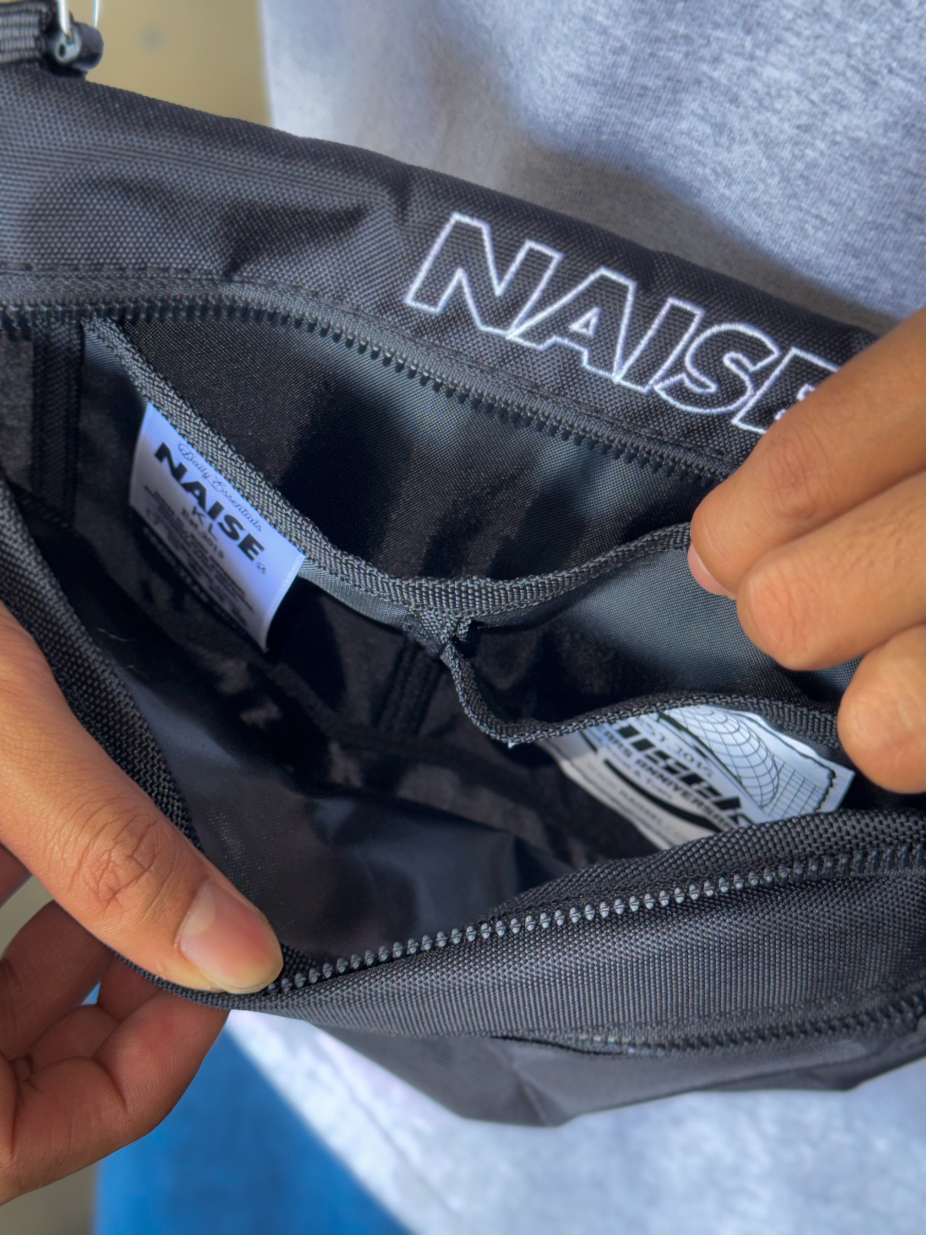 GENISYS WAIST BAG BLACK 6