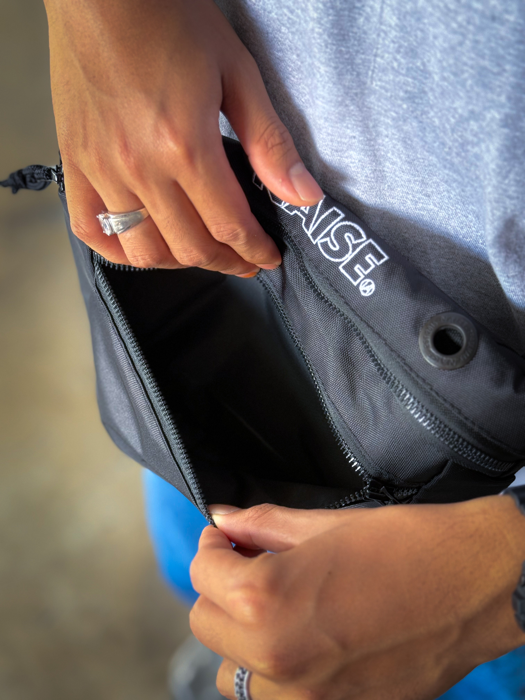 GENISYS WAIST BAG BLACK 5