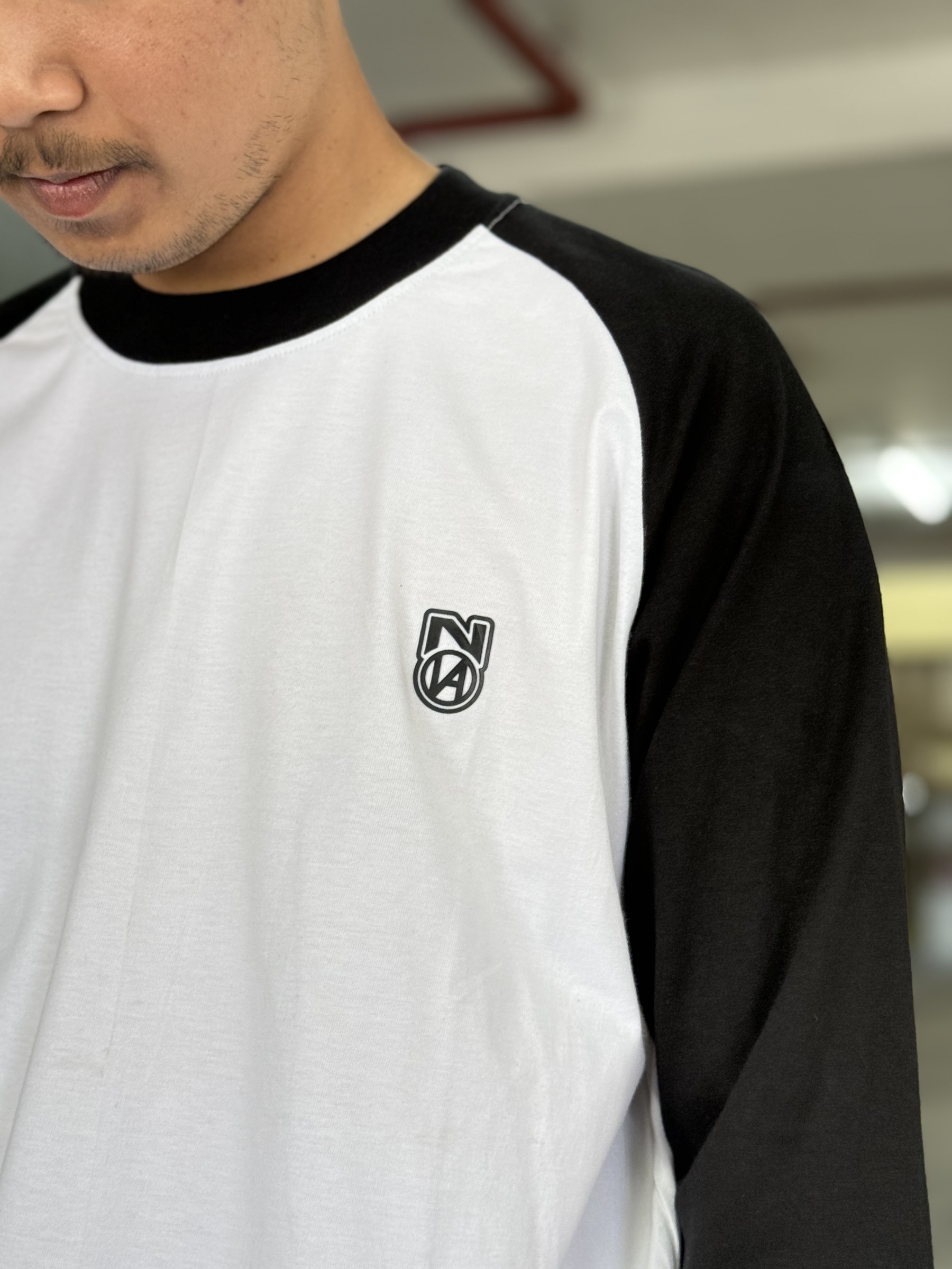 BASIC RAGLAN BLACK WHITE 2
