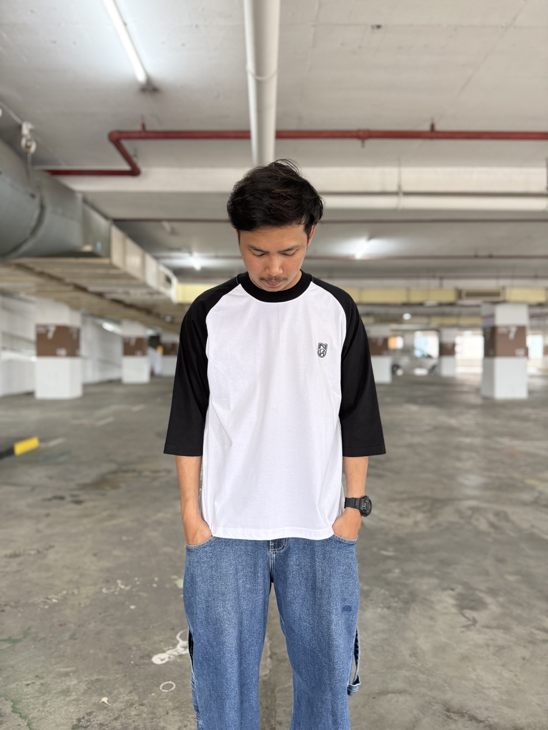 BASIC RAGLAN BLACK WHITE 1