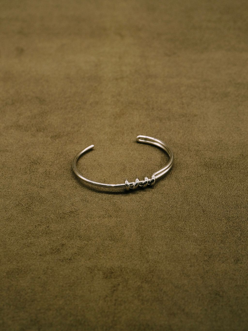 EFCF4B26-153D-4EBE-8065-FBBF7D3CE67D