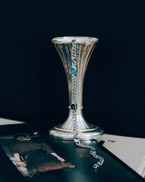 8B7C1806-417B-4C25-8E76-450602856712