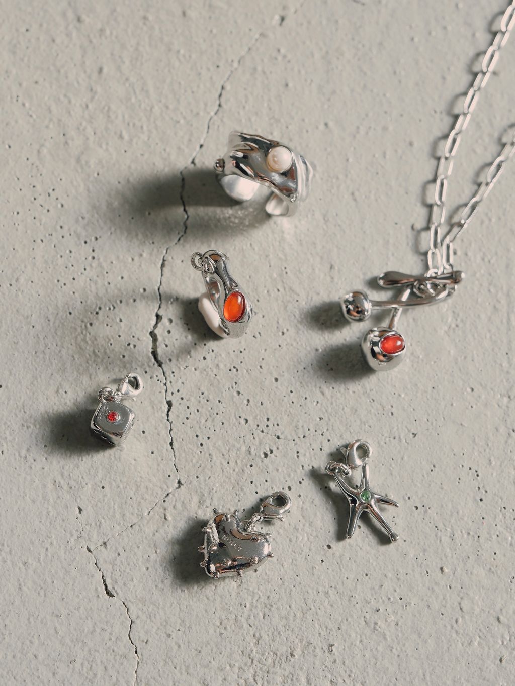 CA766F39-B5FA-4E8B-8CDA-909A64589D2D