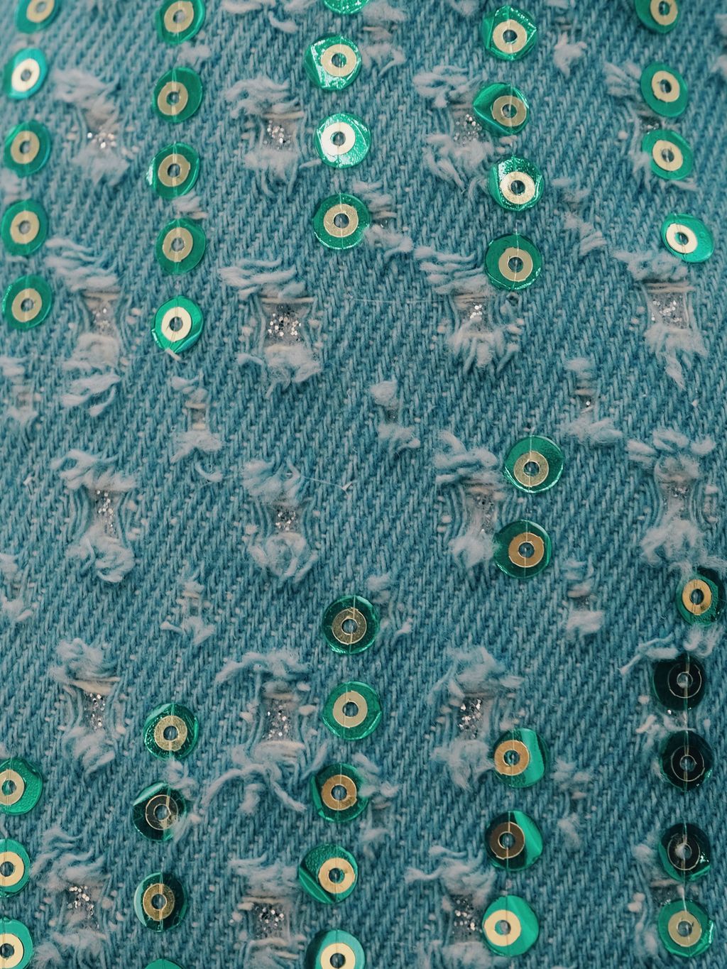 8121E487-304A-4C41-BD4B-75E6330113BF