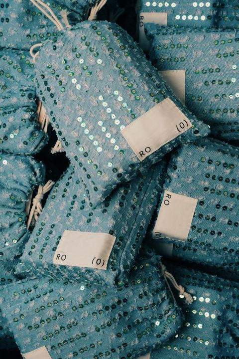 64BD86B0-492F-423A-B32A-A5D8F6B0610A