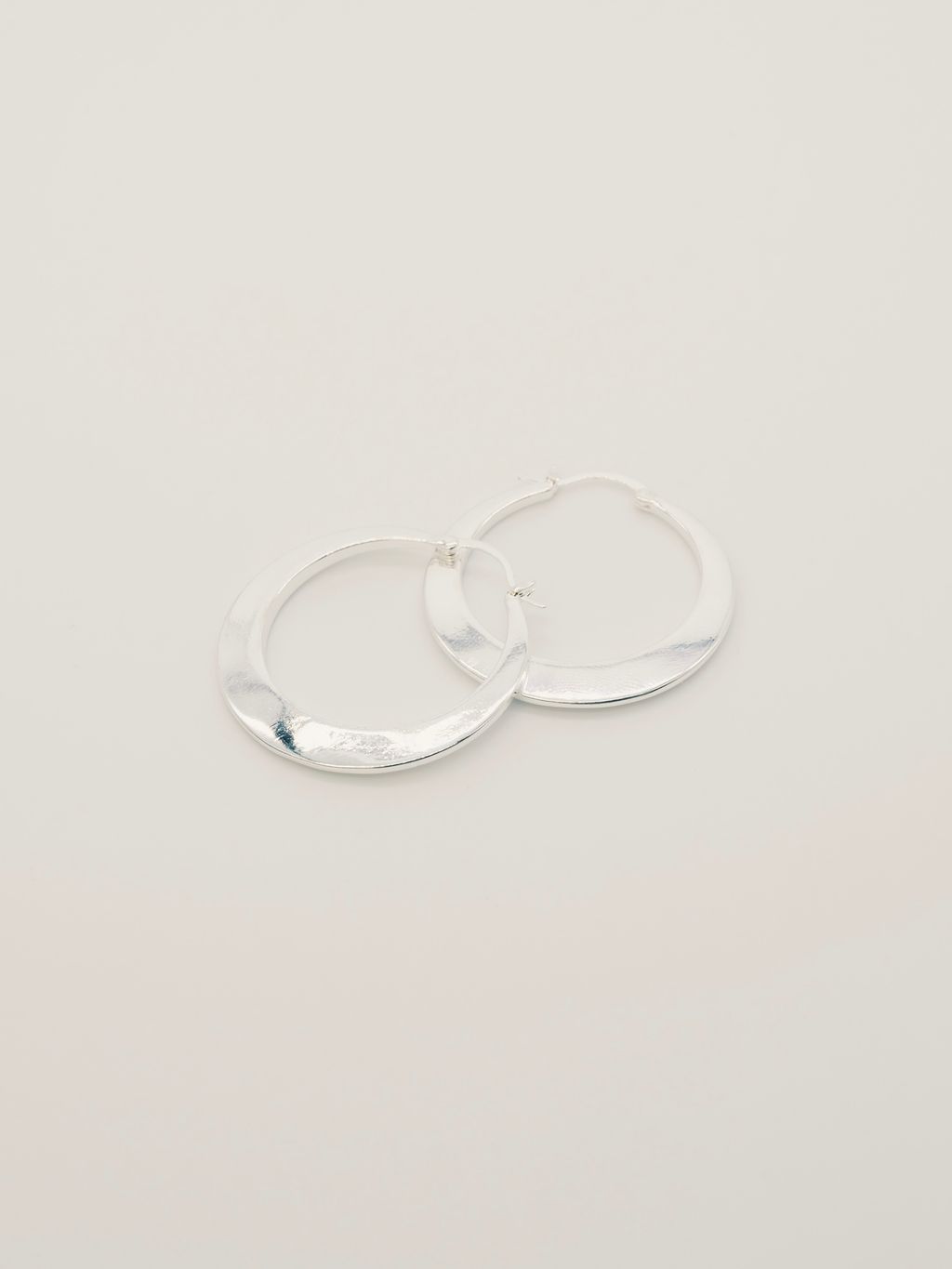 EF7C2AE1-29DD-42AA-B73F-43597871476F