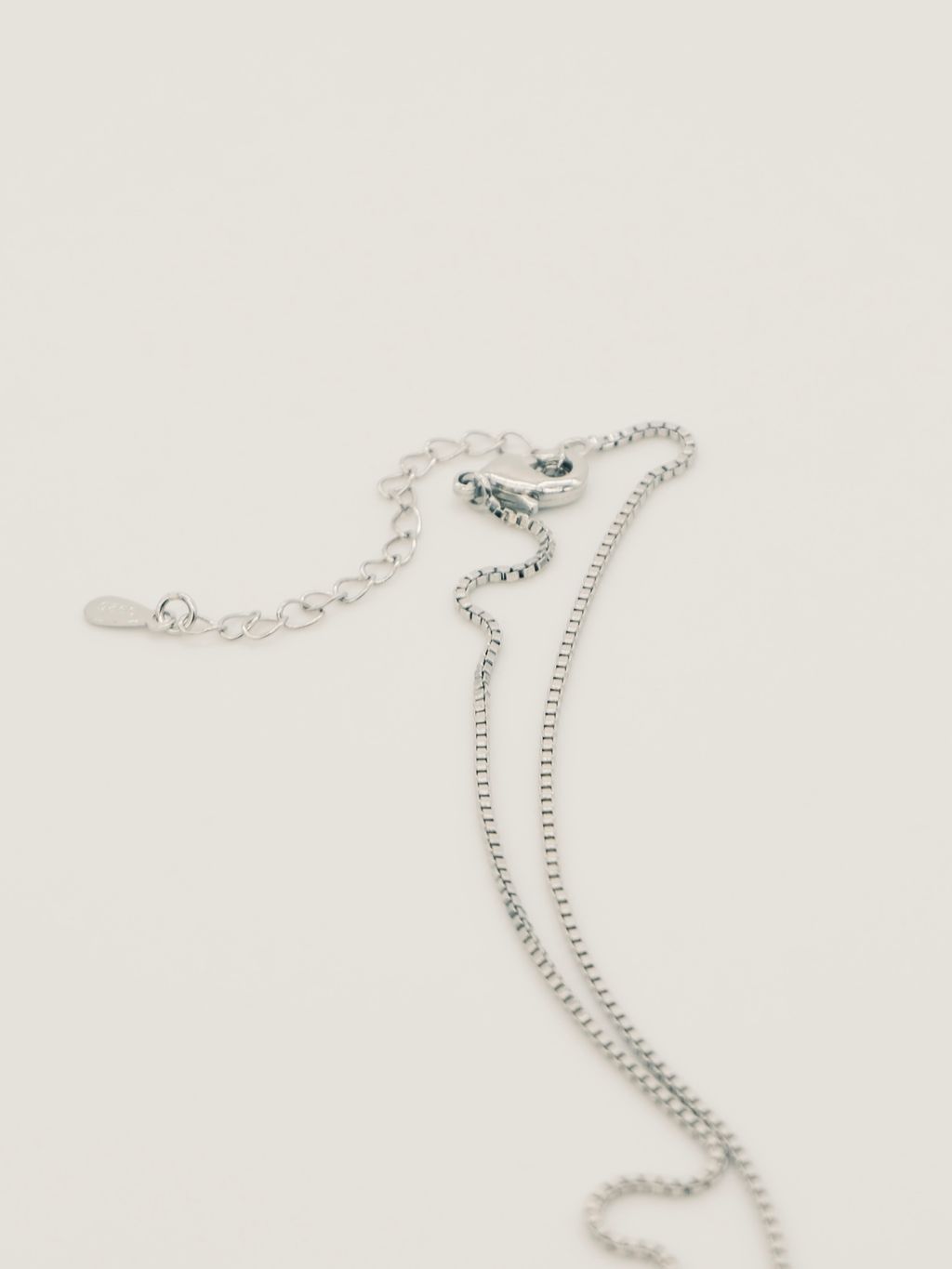 DADA79FB-36C1-4843-BB38-9917898AB651