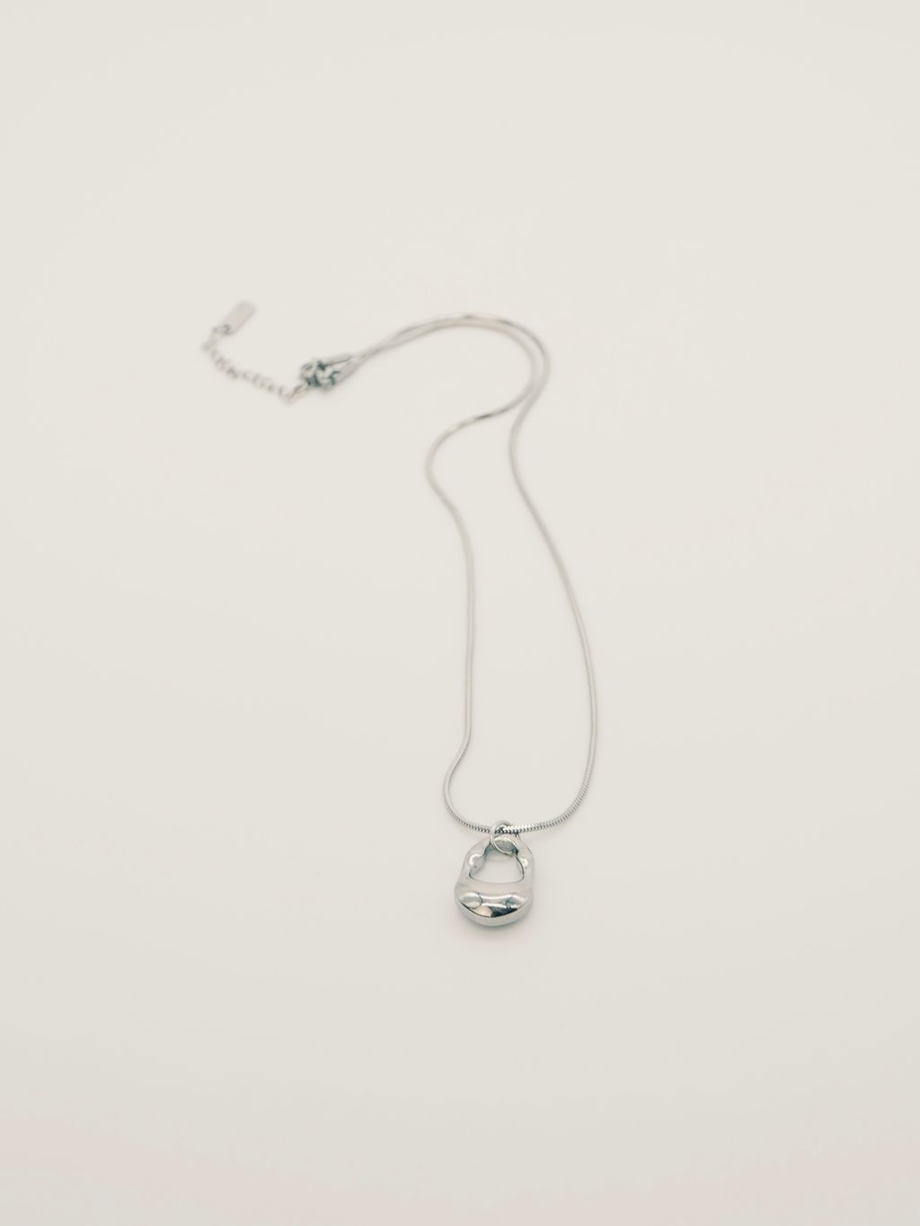 F6529974-3AE3-4A49-B752-69B62755FBB2