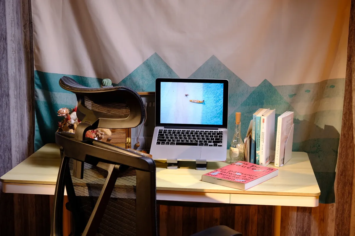 教師遠距教學的職業傷害