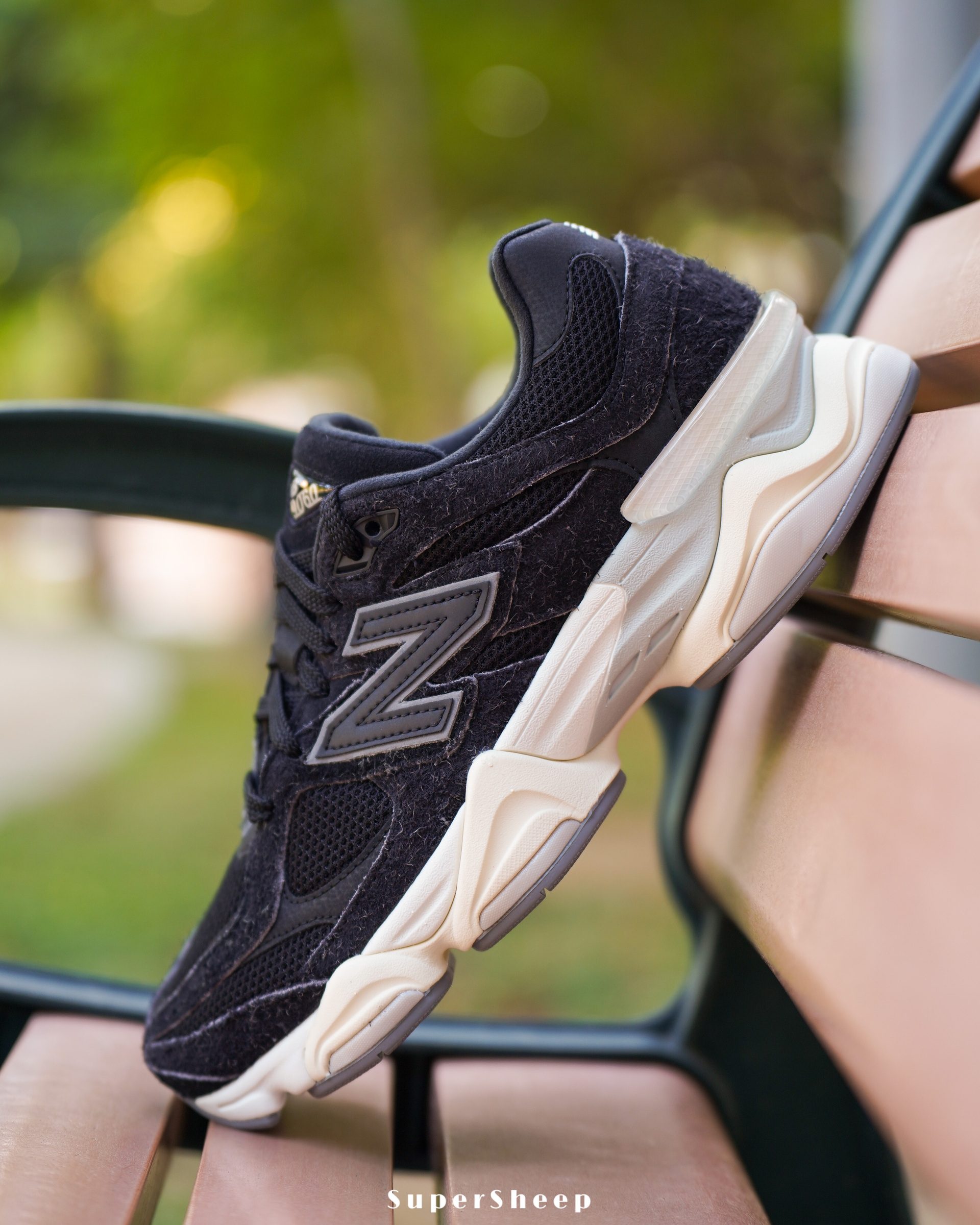 完売品 new balance 90/60 ベージュ 23.5 - スニーカー