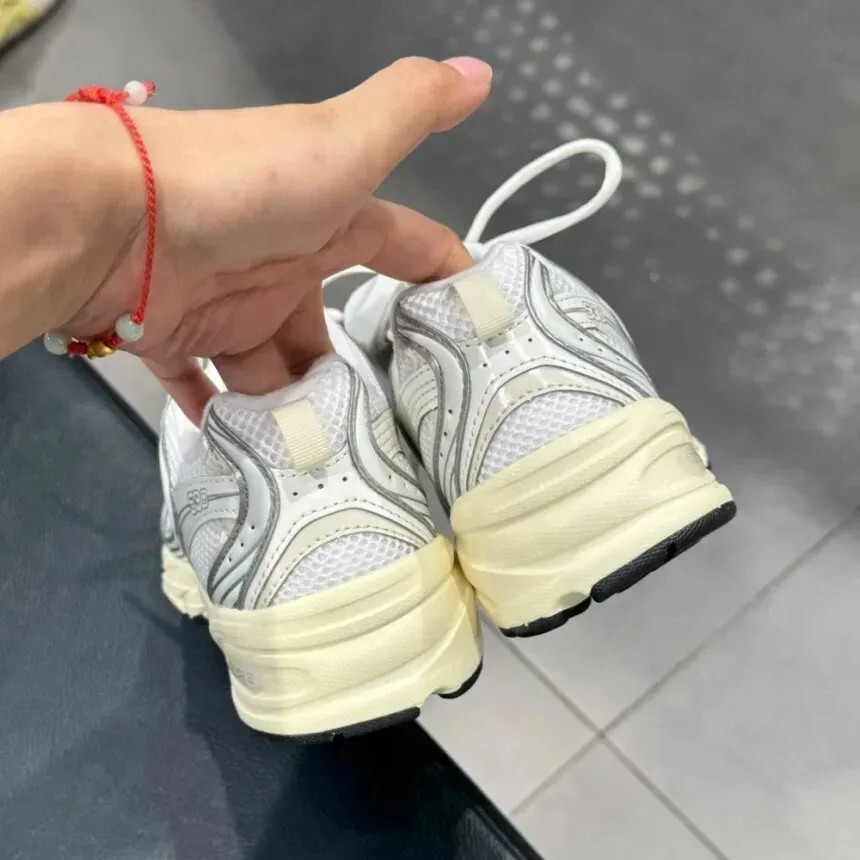 tw-11134207-81ztg-mg7q2fpz277x9a