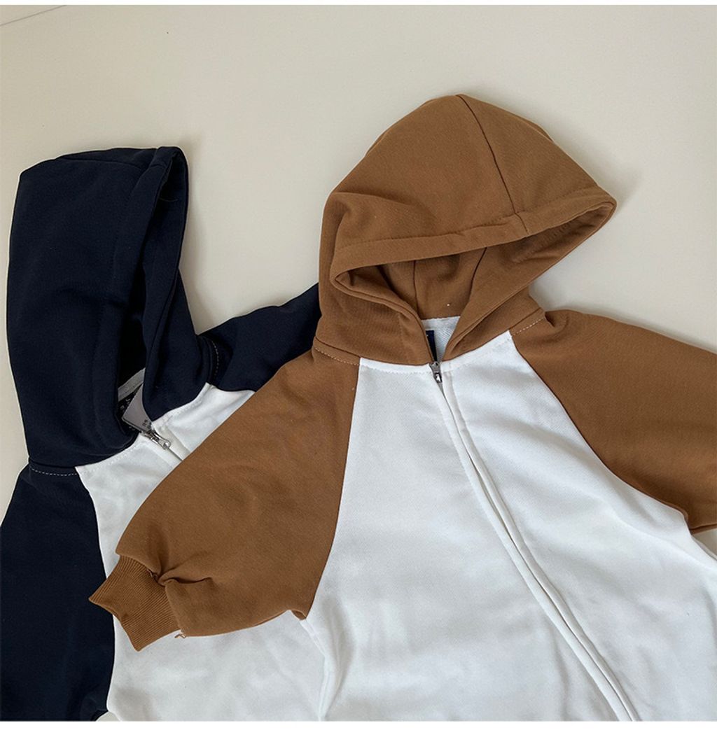 ABDD4A99-AB9A-4AF5-AF4B-2FE2B8C579EE