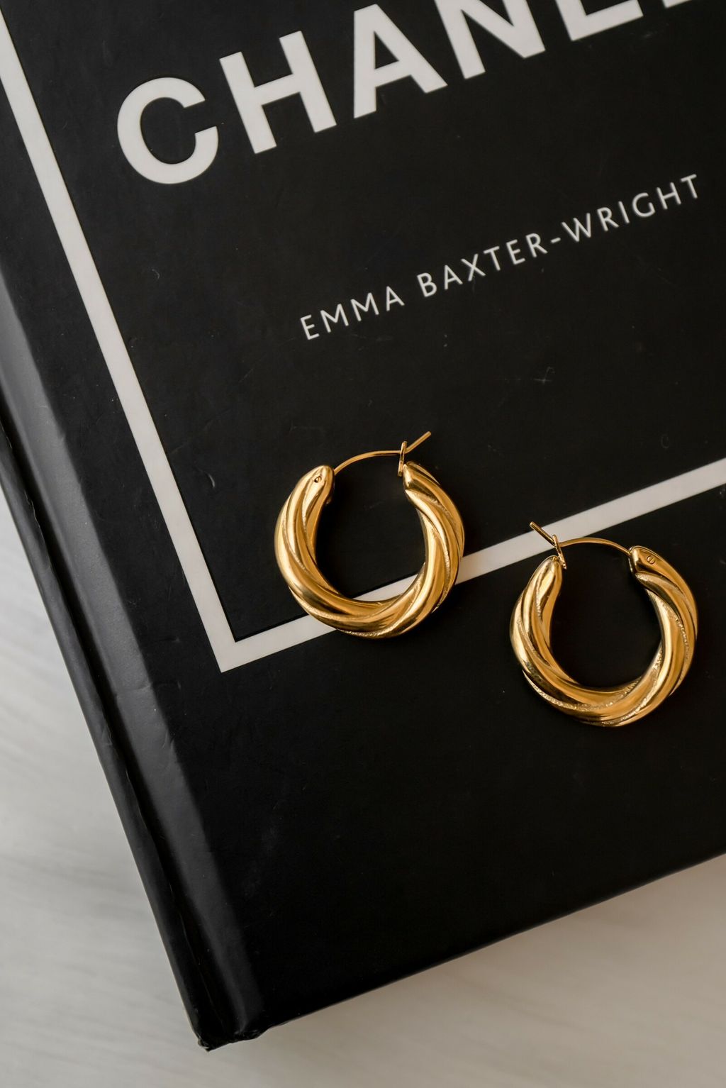 LINE_ALBUM_202310月新品_221003_168