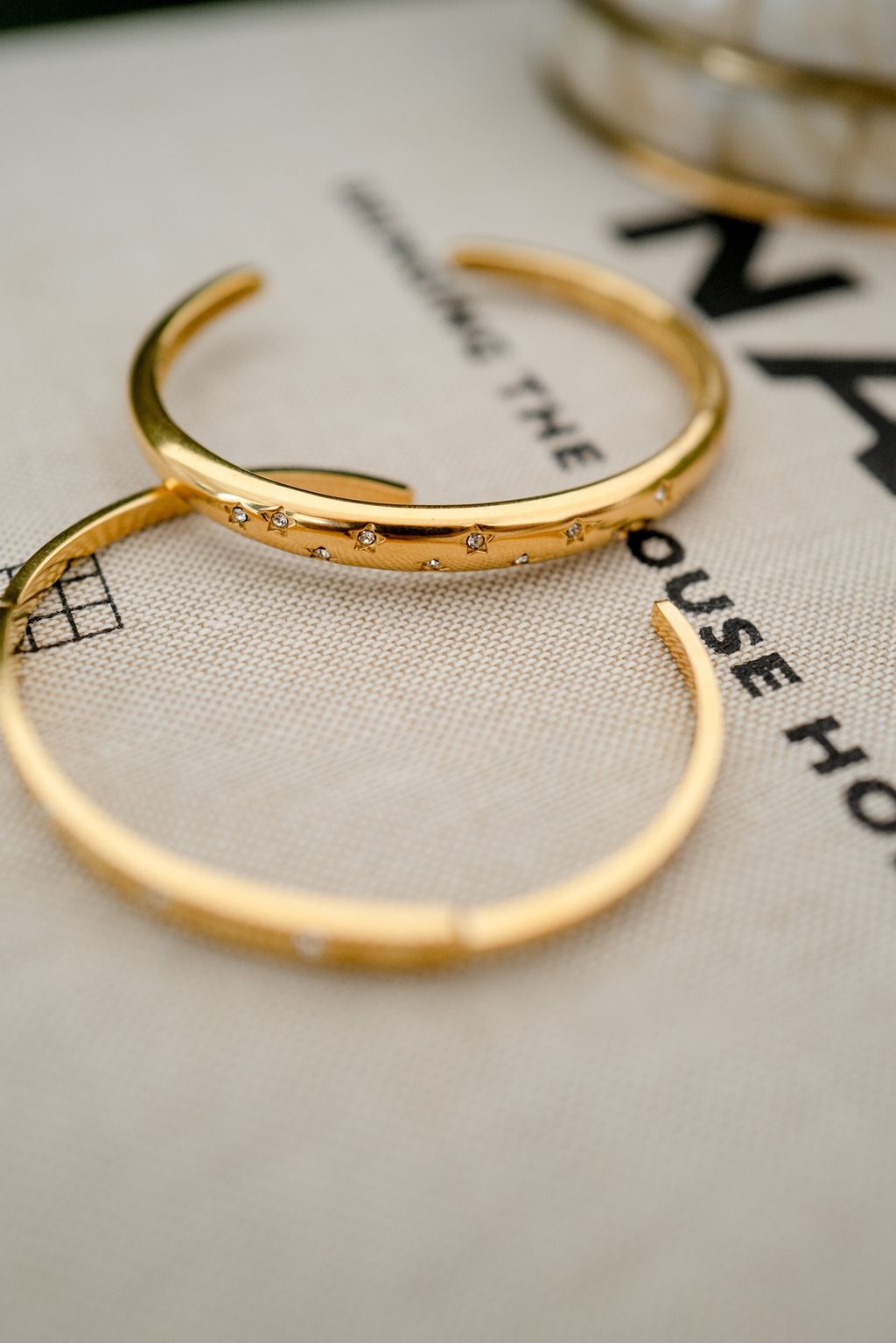 3905CD77-0DC0-46C1-B2BB-EC0BD5DEFCF0