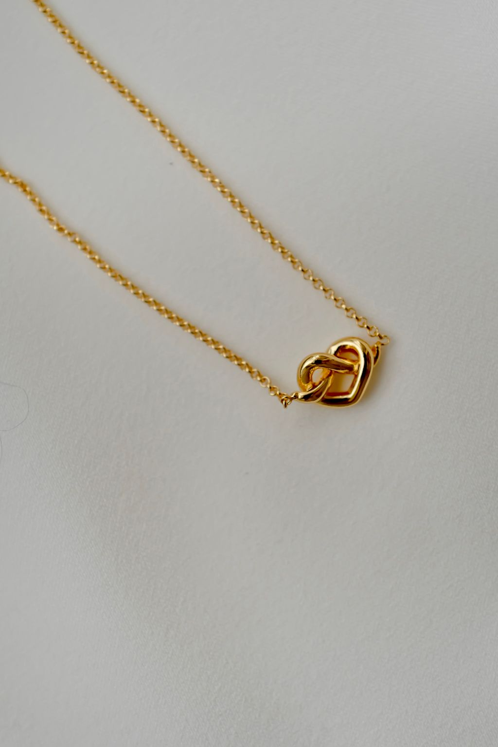 4F8FB01B-1DCA-43F4-9625-C650AF2653E7