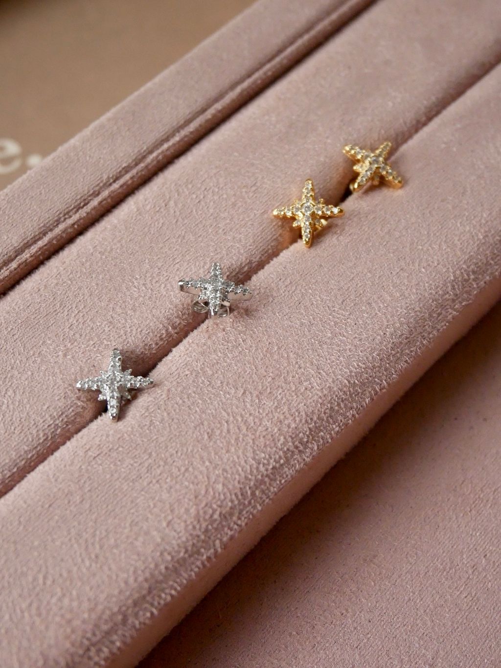 D1775E49-B259-47D6-A95C-D8D41C65F5F8