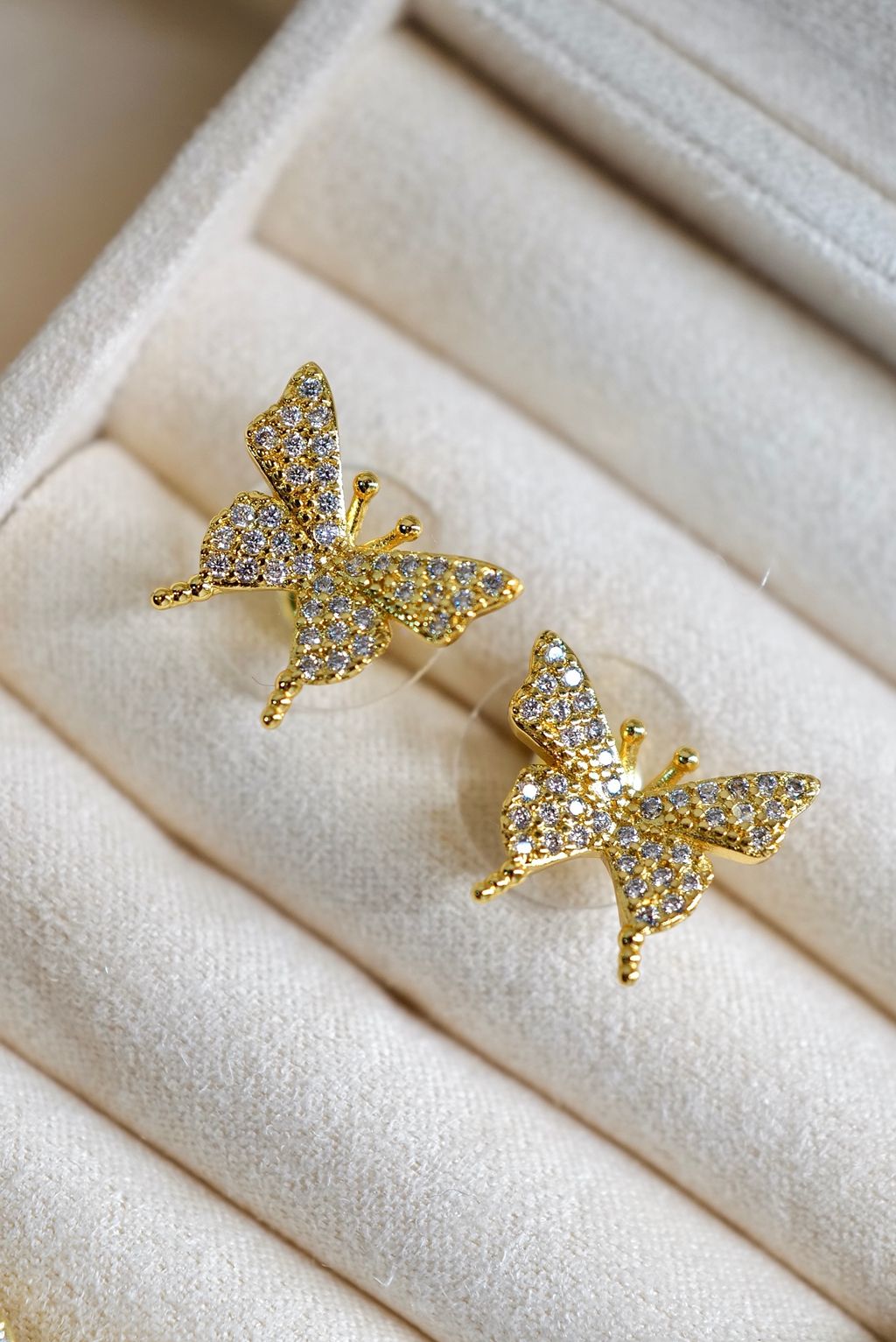 1AEBB4A0-9F16-4E0A-B61C-226ED3A4778B