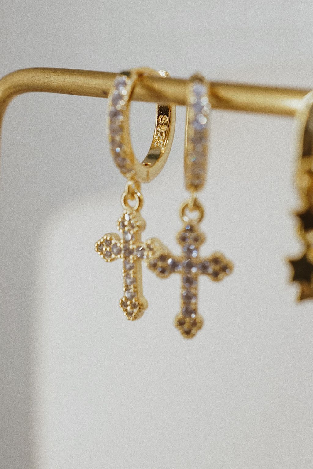 E171F5AD-5974-4EE2-B34D-74E73A0C0978